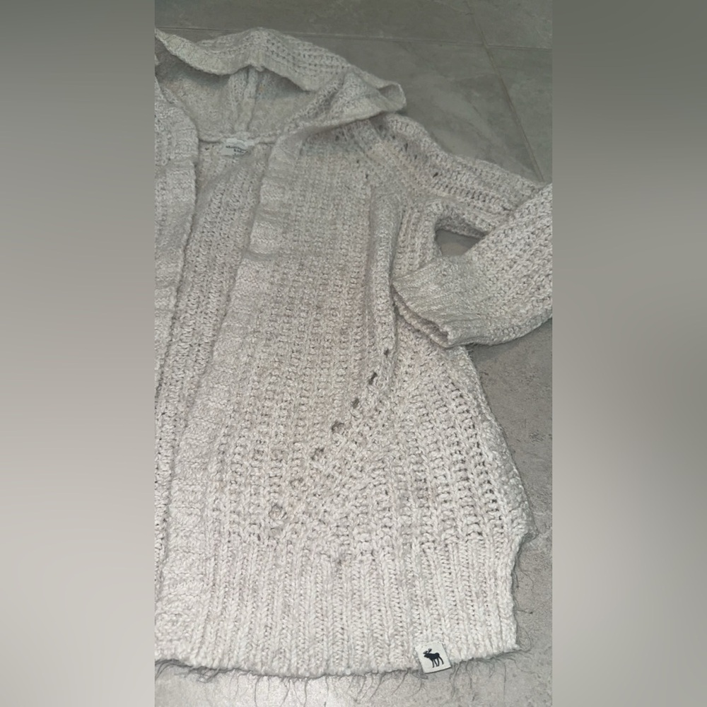 Abercrombie Kids girls 7/8 Cozy Cream Hooded Sweater - Picture 2 of 4